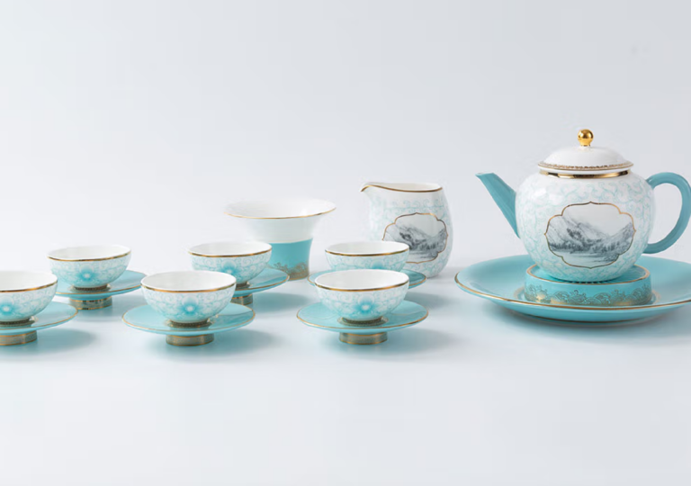 مجموعة شاي من 18 قطعة من خزف طريق الحرير