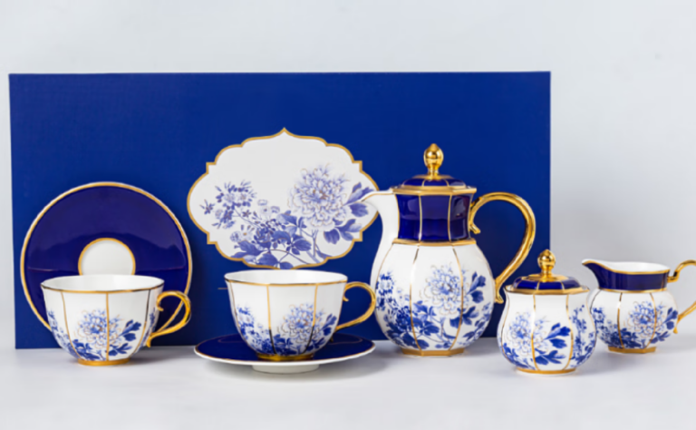 مجموعة أدوات شاي الخزف الصيني الأزرق