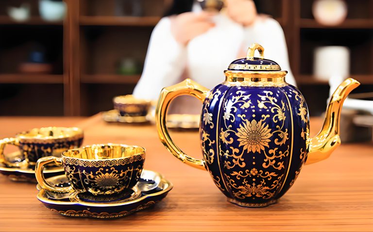 تخصيص طقم الشاي التركي